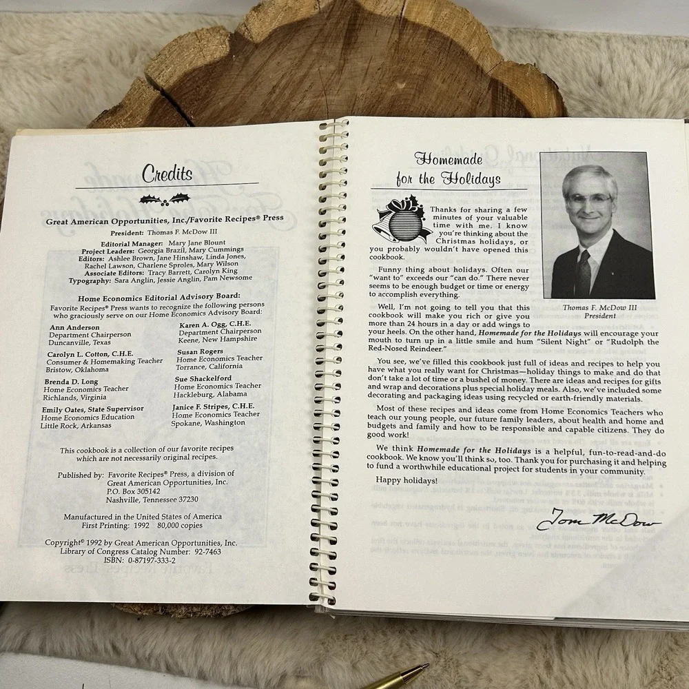 Homemade For‎ The Holidays Favorite Recipes Press Cookbook First Printing 1992